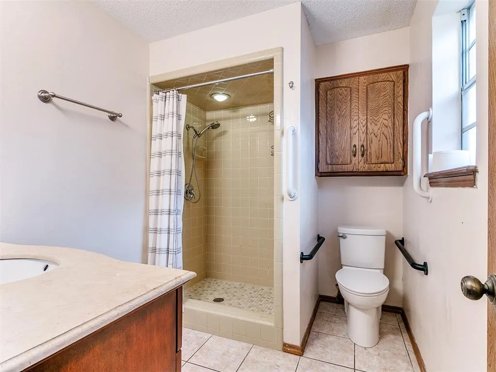 Photo 17 — 6313 N Sunnybridge Court, Oklahoma City, OK 73132
