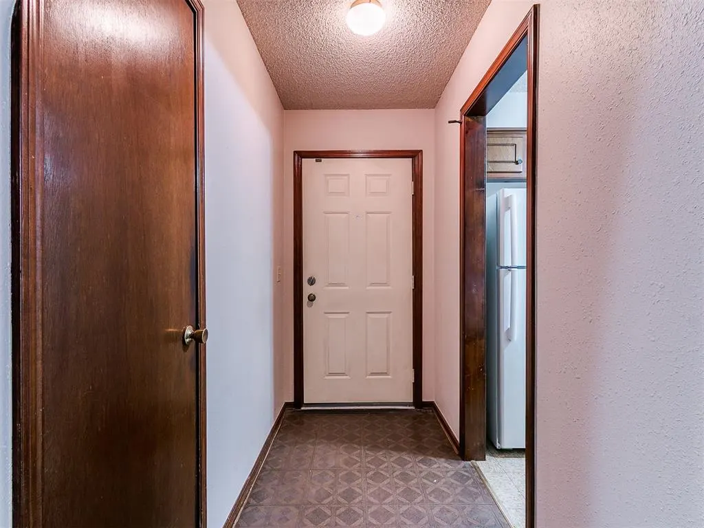 Photo 5 — 217 W Shadywood Drive, Oklahoma City, OK 73110