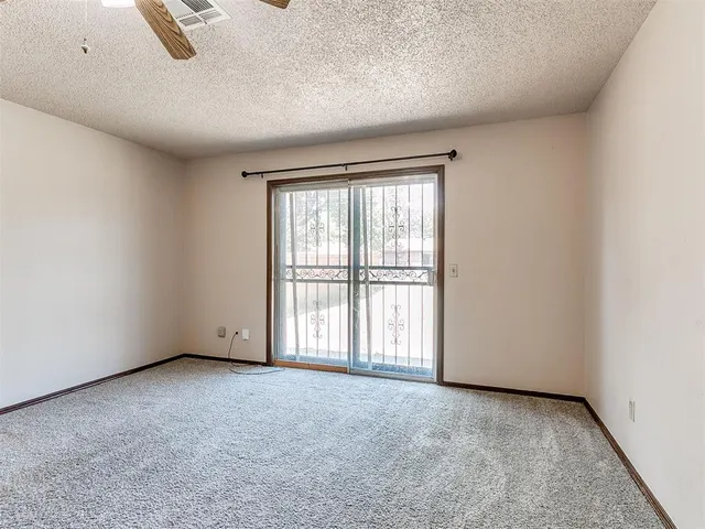 Photo 7 — 217 W Shadywood Drive, Oklahoma City, OK 73110