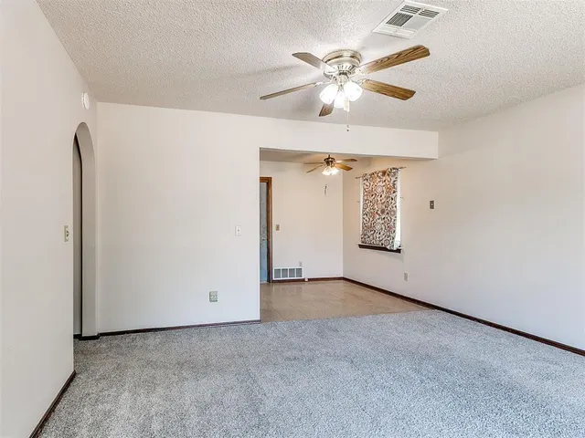 Photo 8 — 217 W Shadywood Drive, Oklahoma City, OK 73110