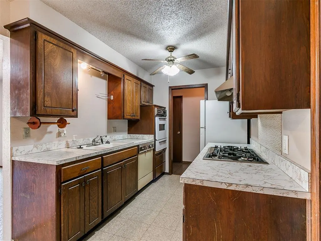 Photo 10 — 217 W Shadywood Drive, Oklahoma City, OK 73110