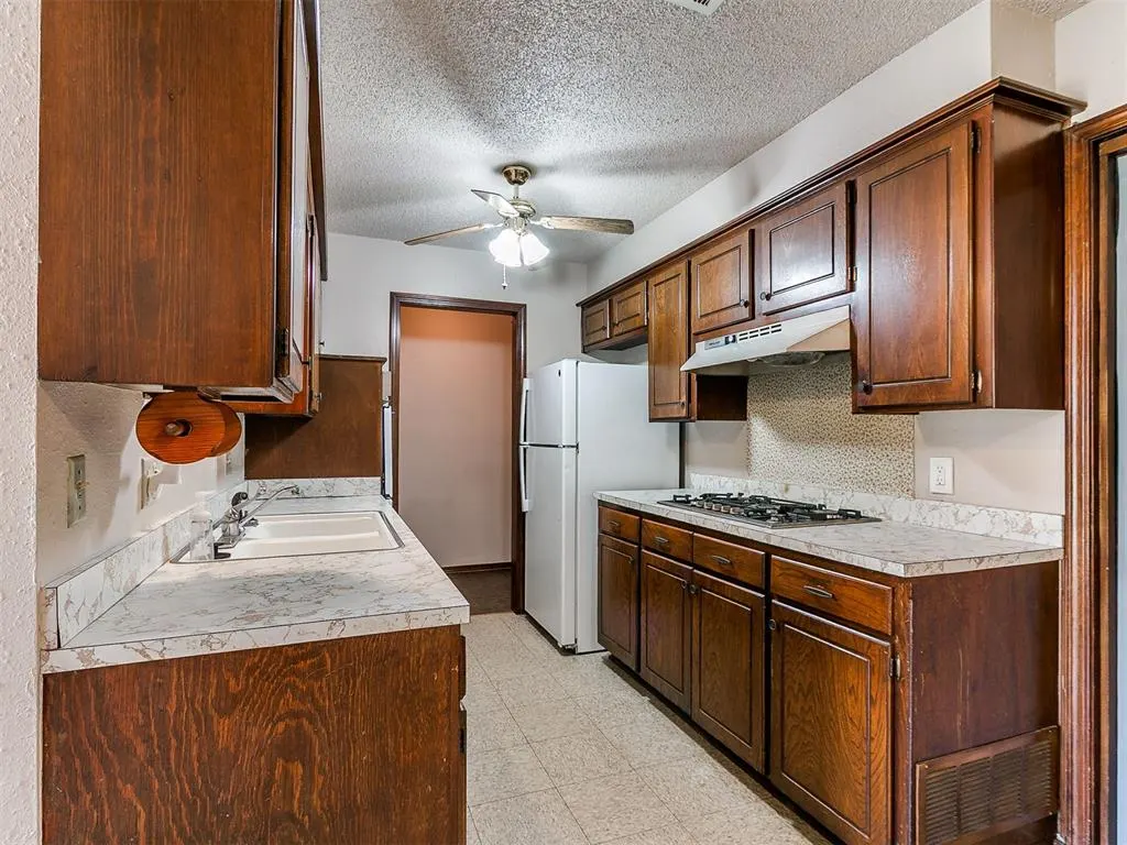 Photo 11 — 217 W Shadywood Drive, Oklahoma City, OK 73110