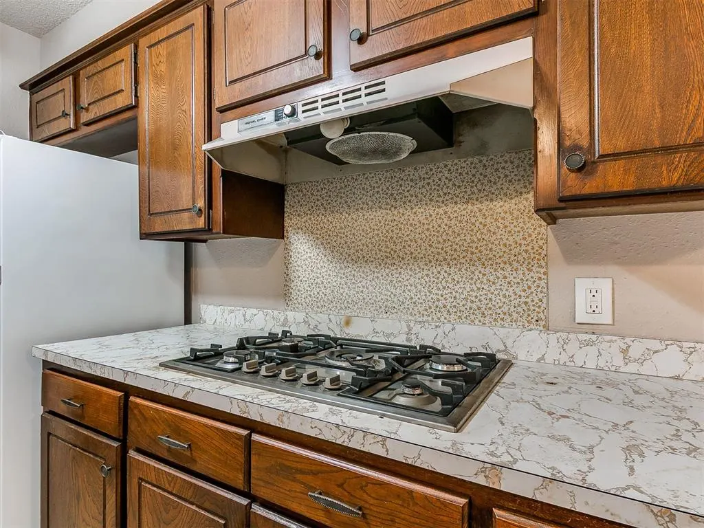 Photo 12 — 217 W Shadywood Drive, Oklahoma City, OK 73110
