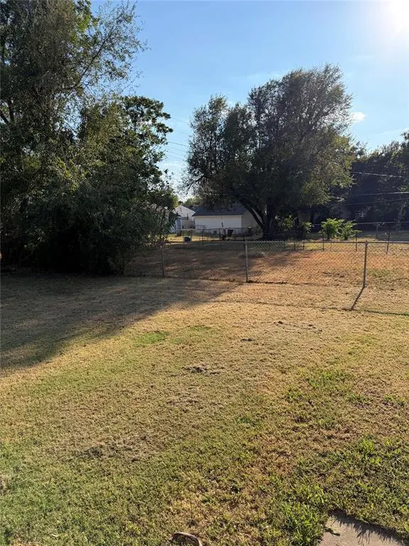 Photo 12 — 412 Babb Drive, Midwest City, OK 73110