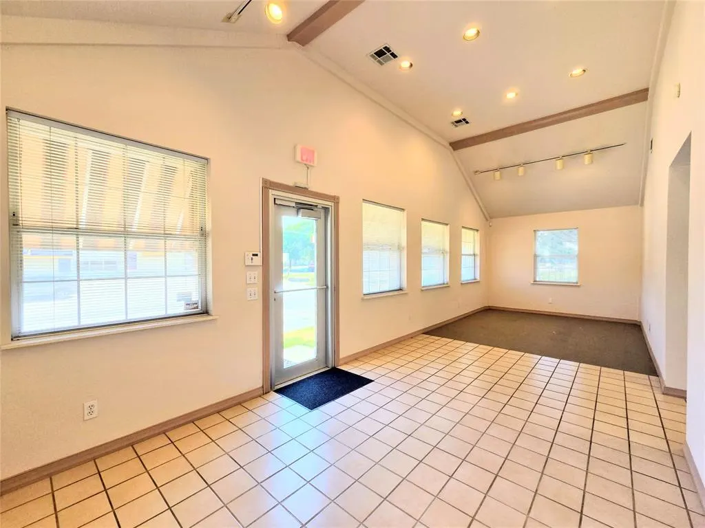 Photo 3 — 318 W Highland Street, Shawnee, OK 74801