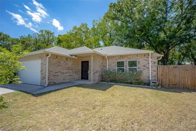 Photo 5 — 822 Highgarden Circle, Noble, OK 73068