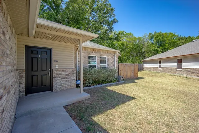 Photo 6 — 822 Highgarden Circle, Noble, OK 73068