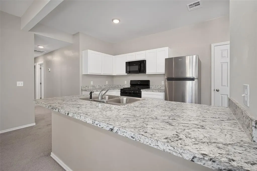 Photo 8 — 822 Highgarden Circle, Noble, OK 73068