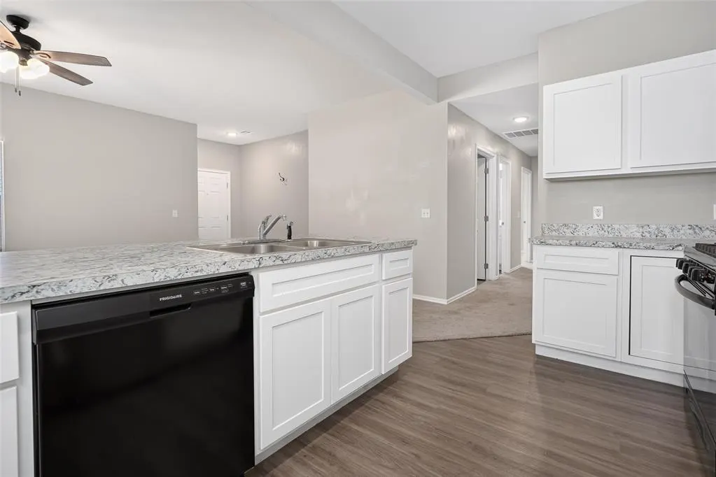 Photo 10 — 822 Highgarden Circle, Noble, OK 73068