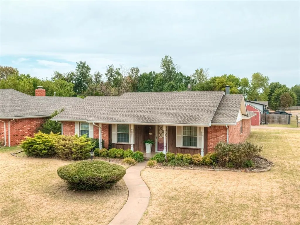 Front exterior — 125 Farris Place, Chickasha, OK 73018