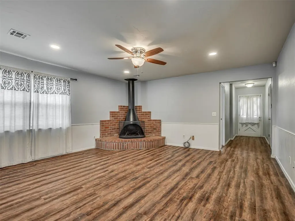 Photo 8 — 125 Farris Place, Chickasha, OK 73018