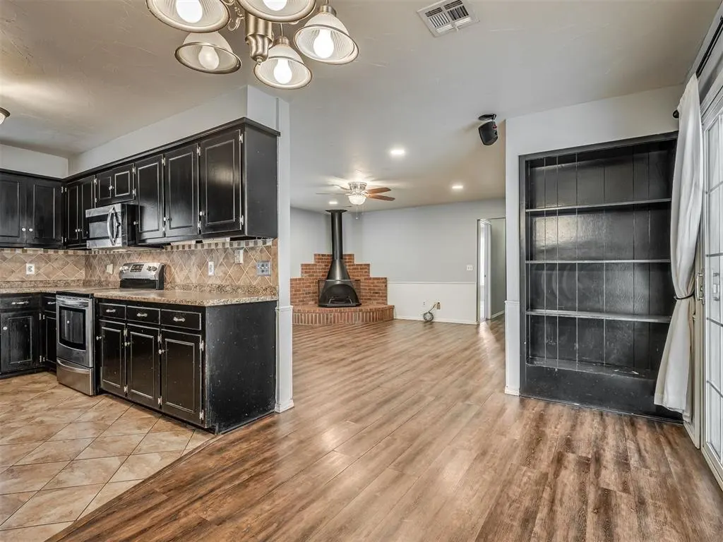 Photo 12 — 125 Farris Place, Chickasha, OK 73018