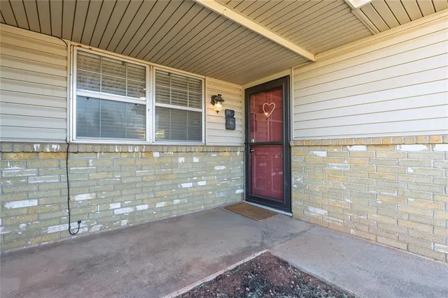 Photo 2 — 19 Red Oak Road, Shawnee, OK 74804