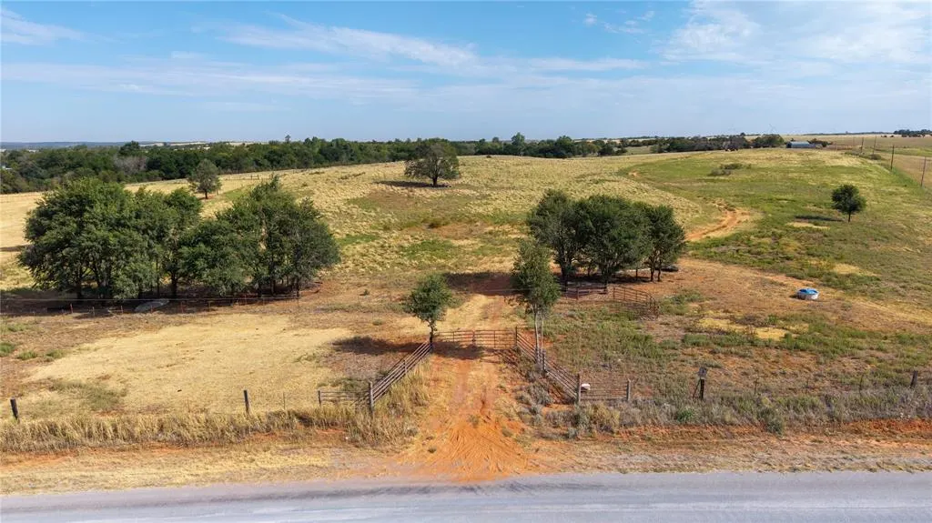 Photo 2 — 0000 County Road 1140, Lookeba, OK 73053