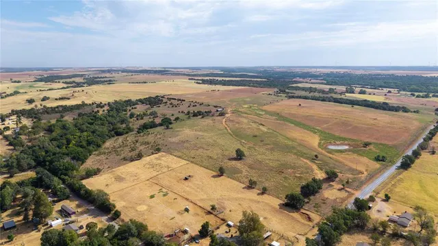 Photo 3 — 0000 County Road 1140, Lookeba, OK 73053