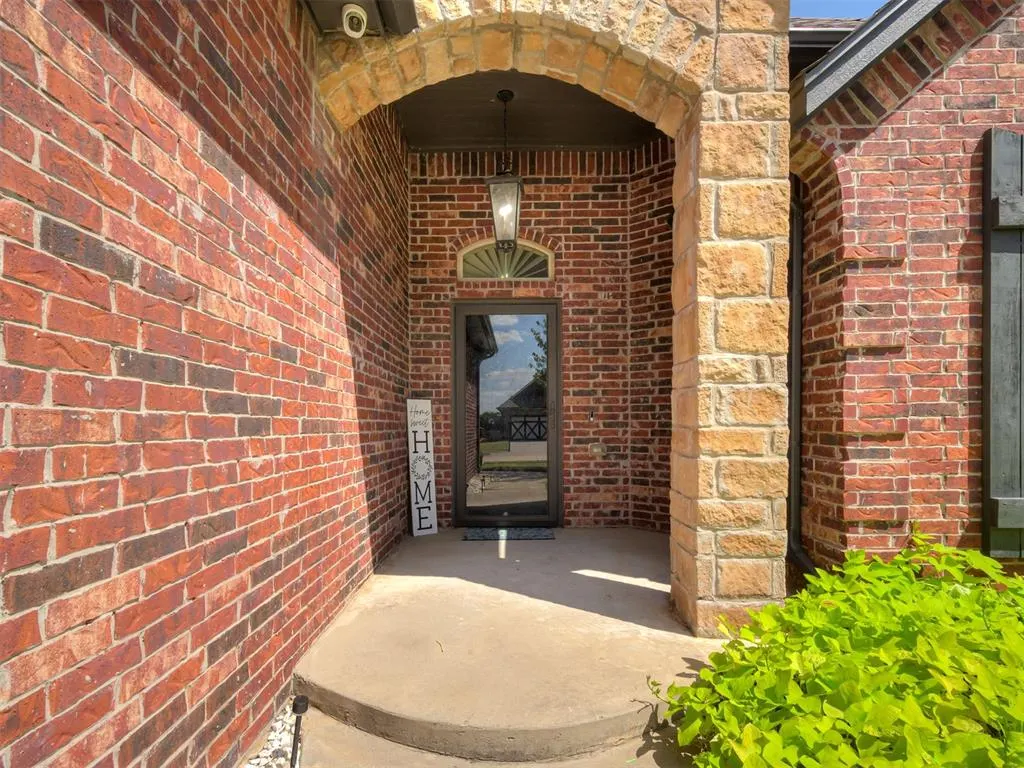Photo 3 — 3715 Presidio Circle, Norman, OK 73072