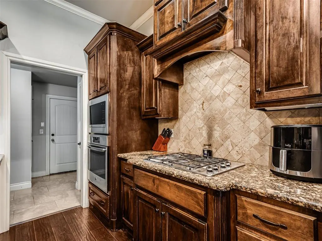 Photo 12 — 3715 Presidio Circle, Norman, OK 73072
