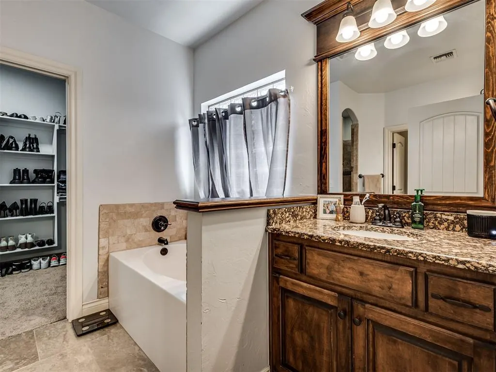 Photo 21 — 3715 Presidio Circle, Norman, OK 73072