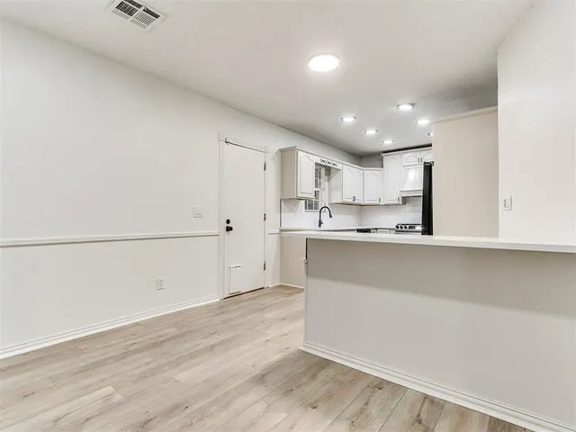 Photo 6 — 514 NW 94th Street, Oklahoma City, OK 73114