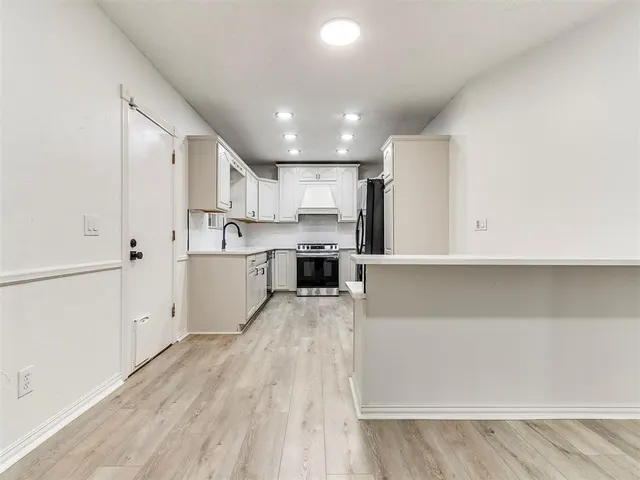 Photo 7 — 514 NW 94th Street, Oklahoma City, OK 73114