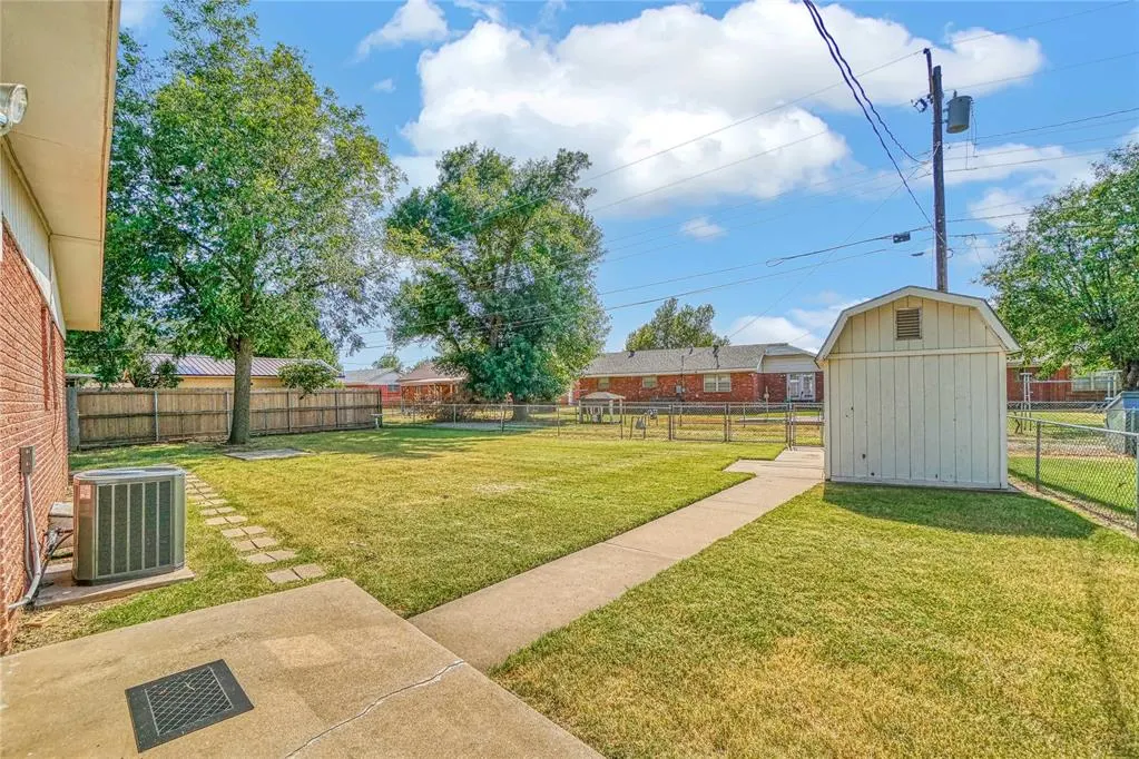 Photo 36 — 1909 N Flamingo Lane, Altus, OK 73521