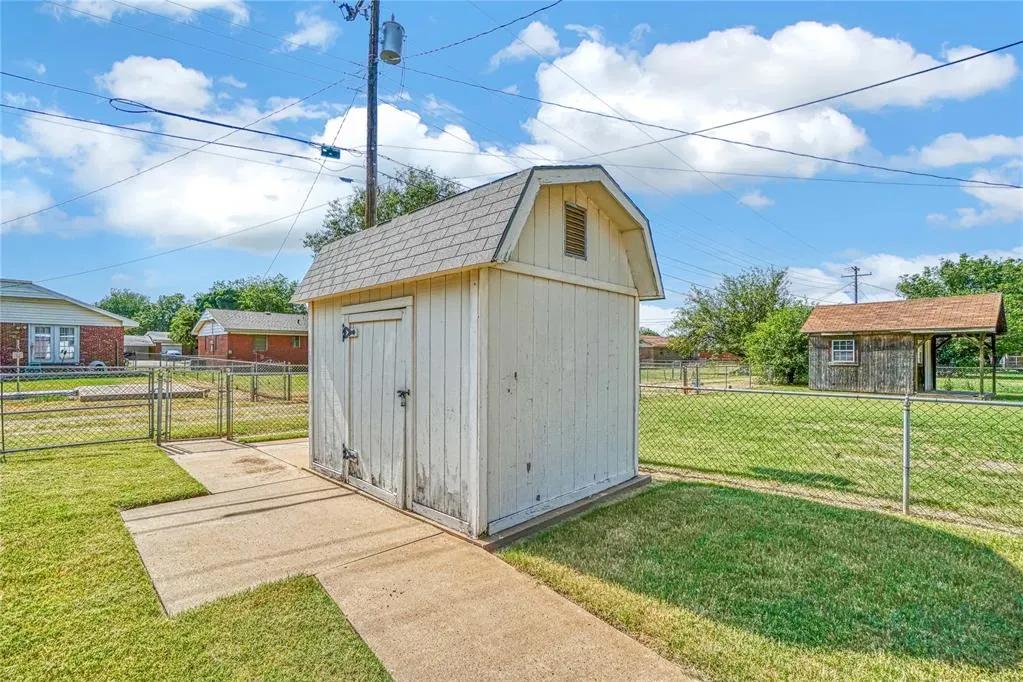 Photo 37 — 1909 N Flamingo Lane, Altus, OK 73521