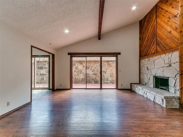 Photo 3 — 260 N Creekdale Drive, Norman, OK 73072