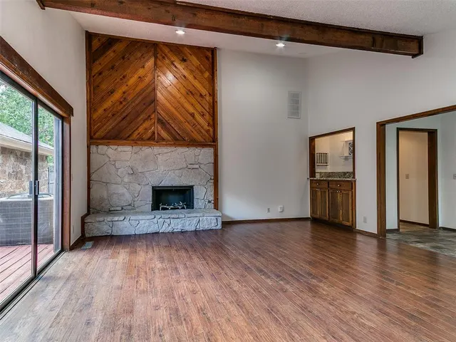 Photo 4 — 260 N Creekdale Drive, Norman, OK 73072