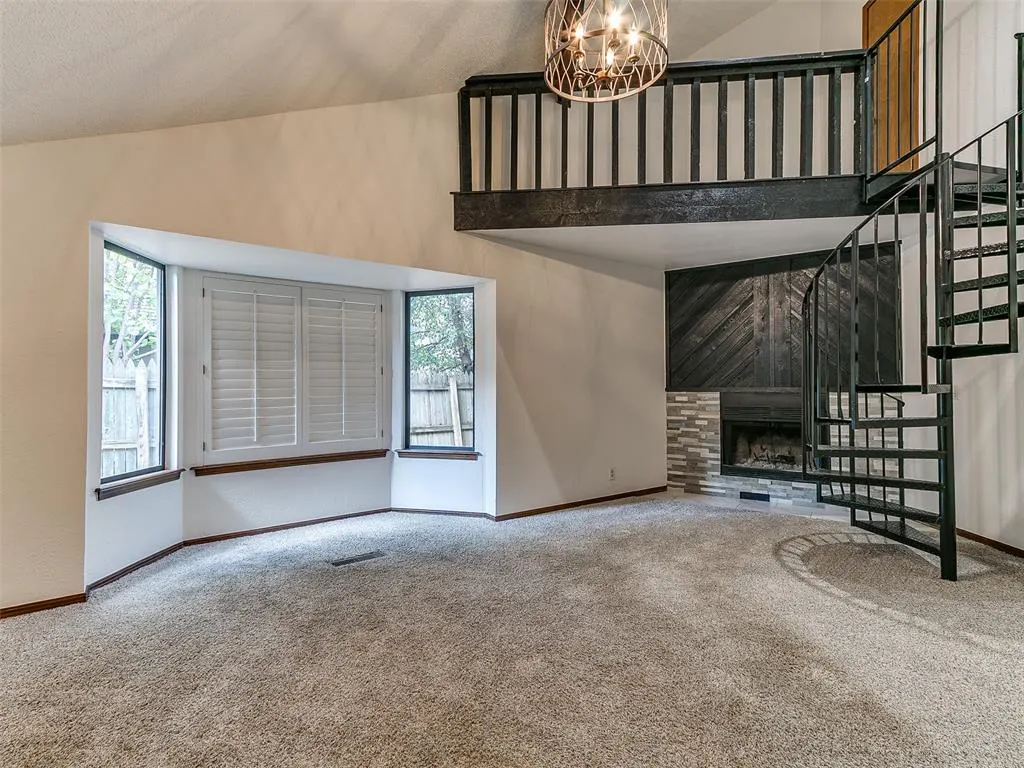 Photo 9 — 260 N Creekdale Drive, Norman, OK 73072