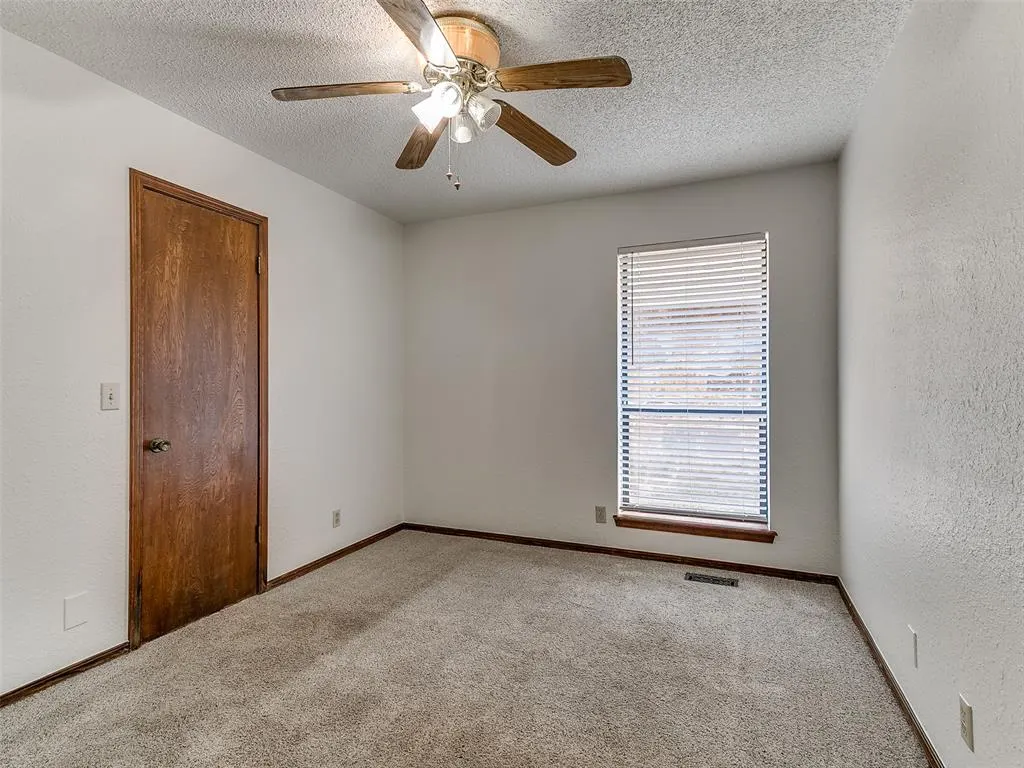 Photo 11 — 260 N Creekdale Drive, Norman, OK 73072