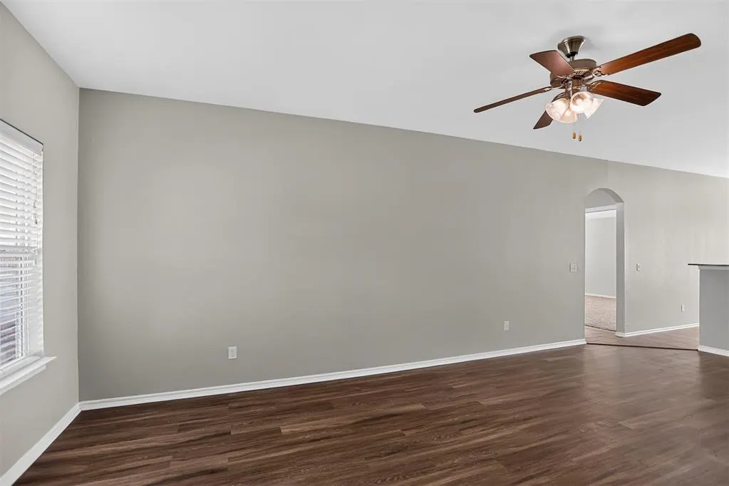 Photo 9 — 7213 E Prairie Twyne Drive, Yukon, OK 73099