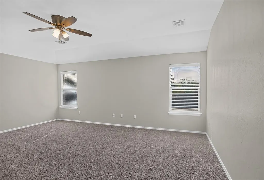 Photo 10 — 7213 E Prairie Twyne Drive, Yukon, OK 73099