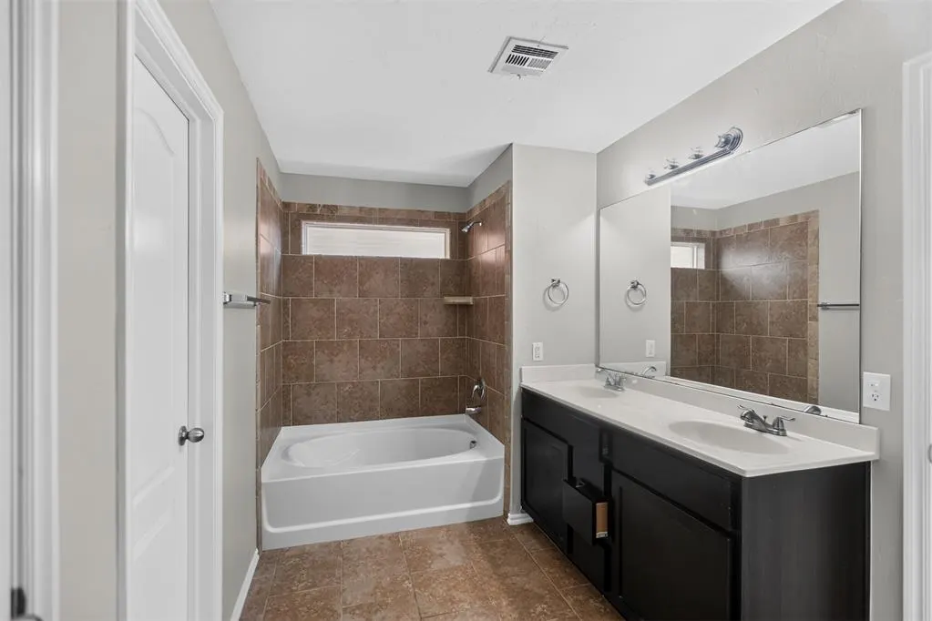Photo 13 — 7213 E Prairie Twyne Drive, Yukon, OK 73099