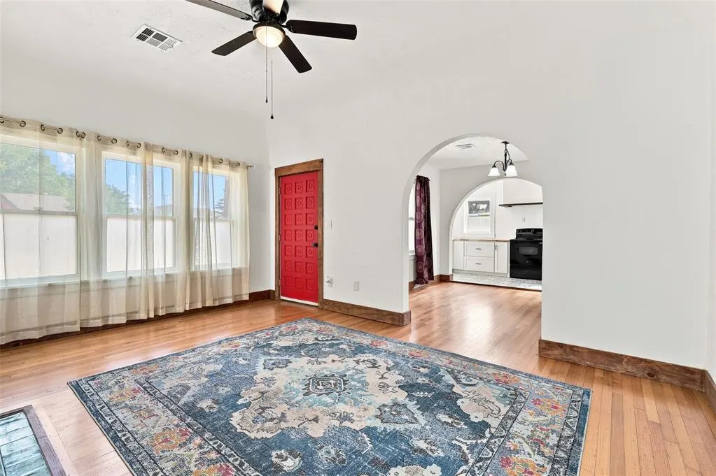 Photo 13 — 2104 NW 26th Street, Oklahoma City, OK 73107