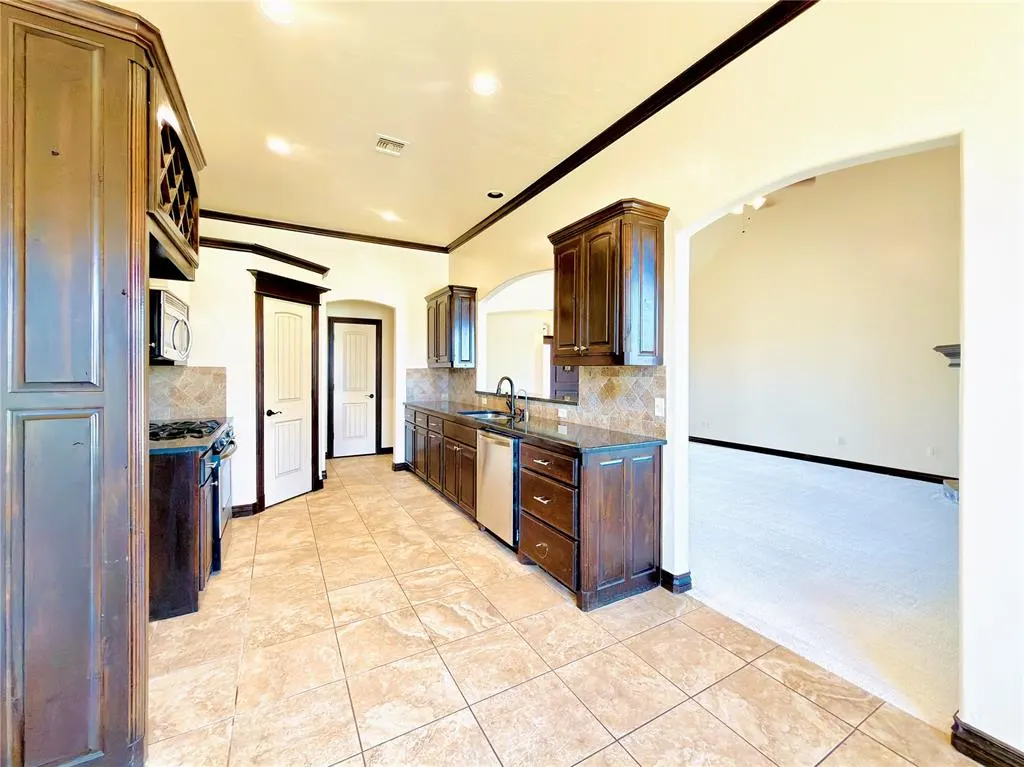 Photo 16 — 11733 SW 22nd Terrace, Yukon, OK 73099