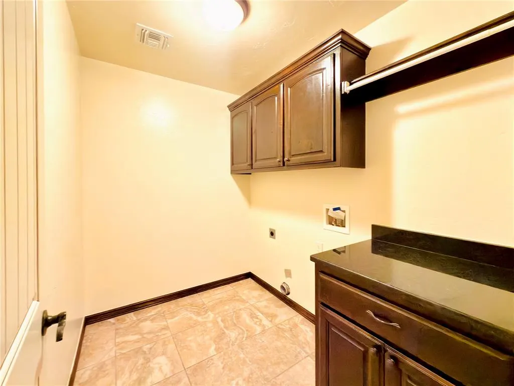 Photo 37 — 11733 SW 22nd Terrace, Yukon, OK 73099