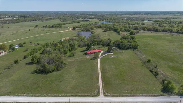 Photo 2 — 4045 County Road 1510, Stratford, OK 74872
