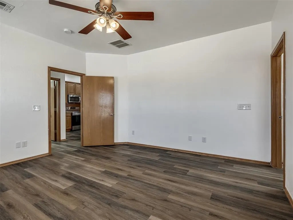 Photo 19 — 896 County Street 2941, Tuttle, OK 73089