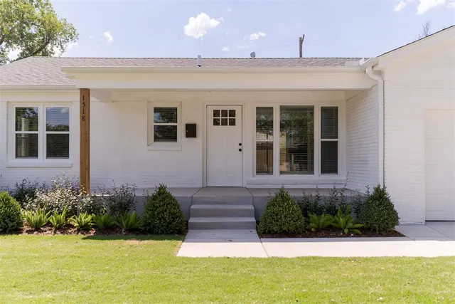 Photo 3 — 1518 Carlisle Court, Oklahoma City, OK 73120