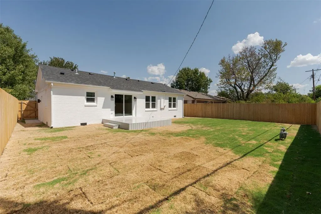 Photo 6 — 1518 Carlisle Court, Oklahoma City, OK 73120