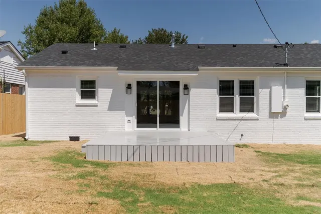 Photo 7 — 1518 Carlisle Court, Oklahoma City, OK 73120