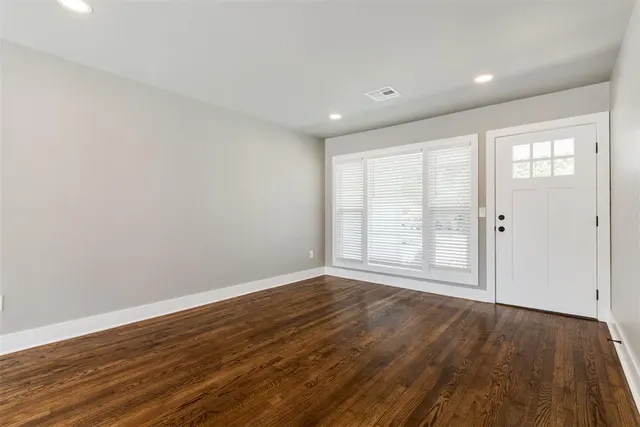 Photo 7 — 1518 Carlisle Court, Oklahoma City, OK 73120