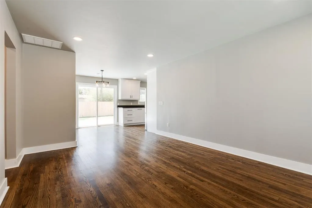 Photo 11 — 1518 Carlisle Court, Oklahoma City, OK 73120