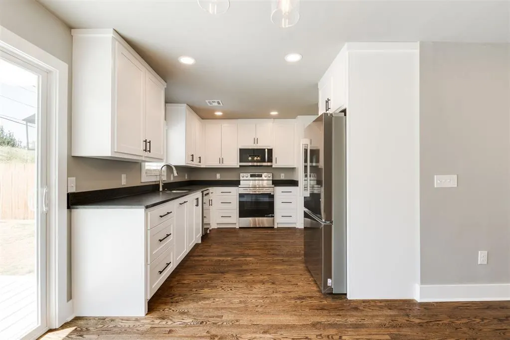Photo 18 — 1518 Carlisle Court, Oklahoma City, OK 73120