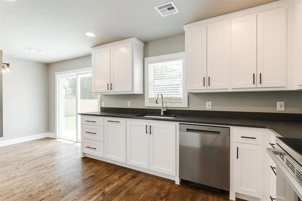 Photo 24 — 1518 Carlisle Court, Oklahoma City, OK 73120
