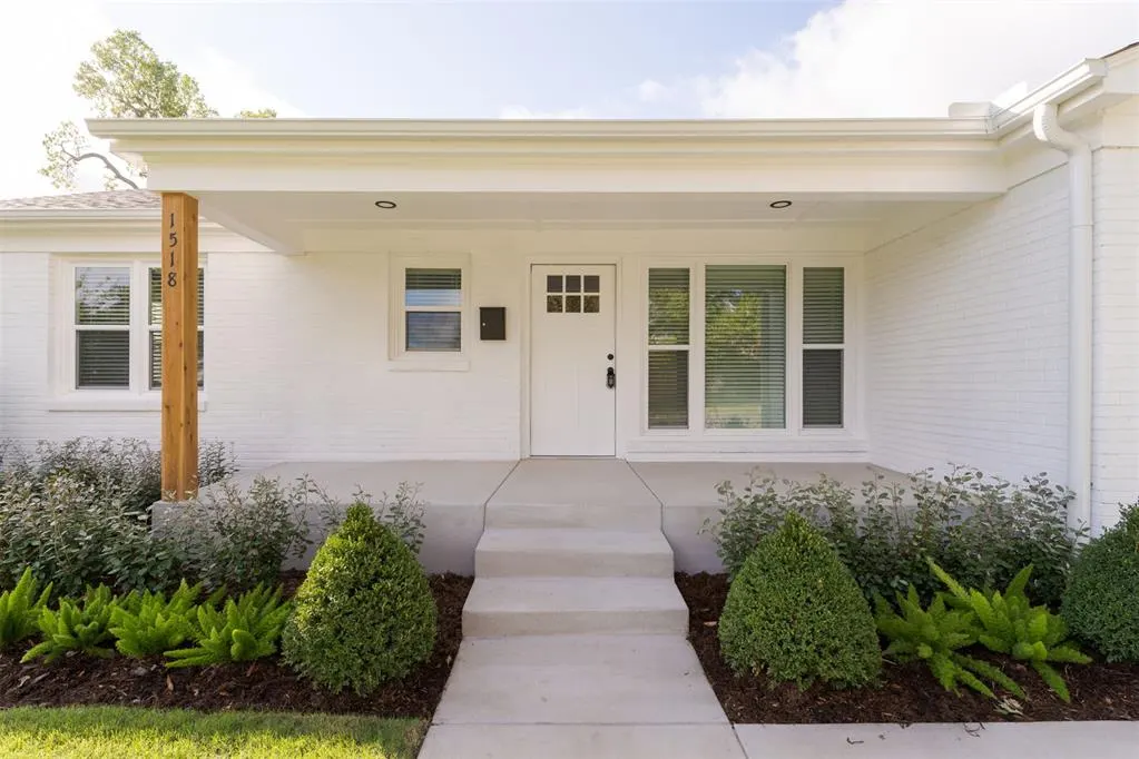 Photo 3 — 1518 Carlisle Court, Oklahoma City, OK 73120
