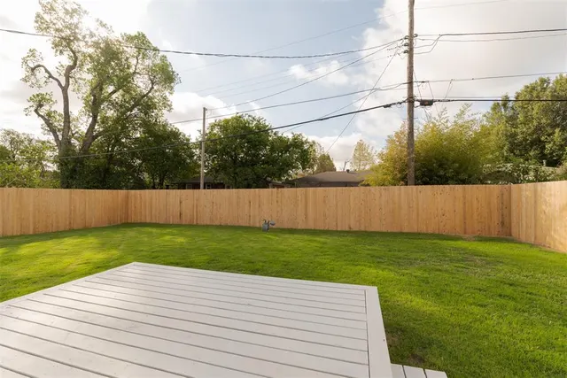 Photo 4 — 1518 Carlisle Court, Oklahoma City, OK 73120