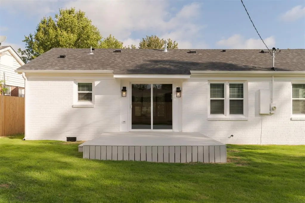 Photo 5 — 1518 Carlisle Court, Oklahoma City, OK 73120