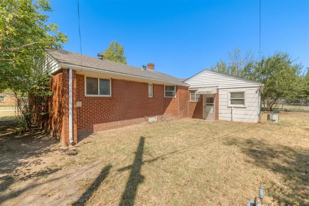 Photo 9 — 4904 N Warren Avenue, Oklahoma City, OK 73112