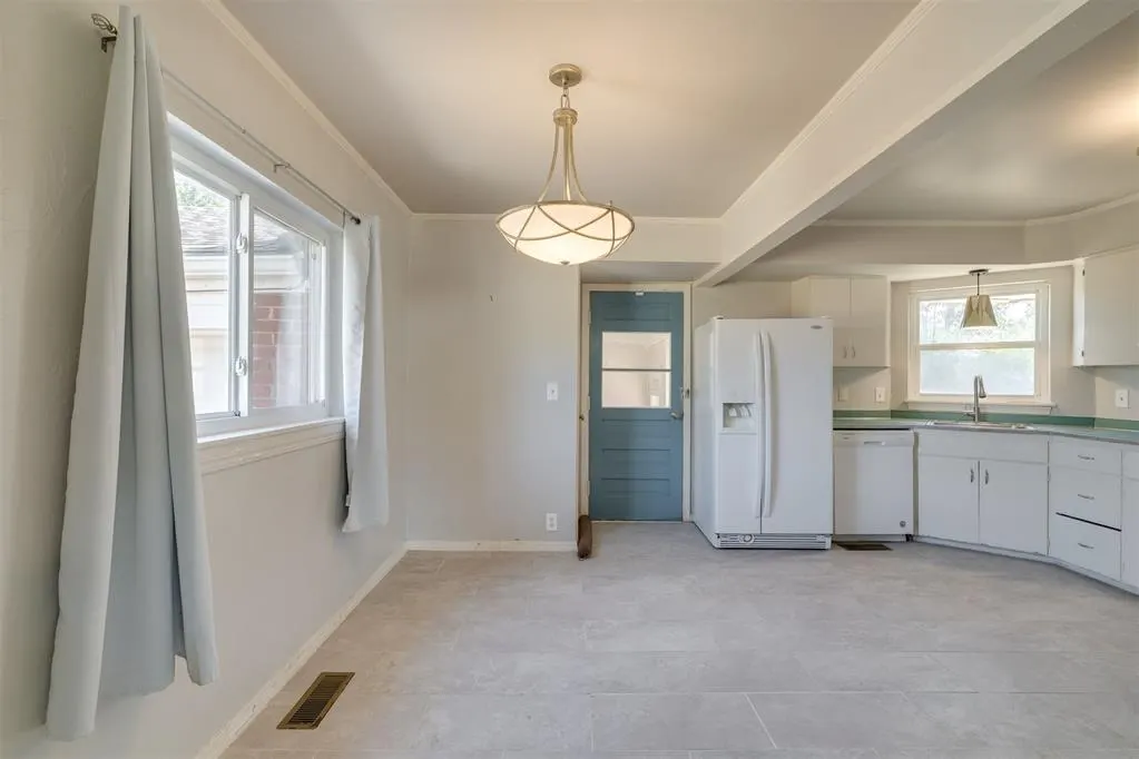 Photo 19 — 4904 N Warren Avenue, Oklahoma City, OK 73112